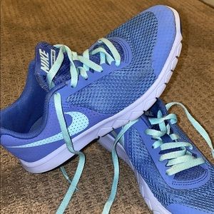 Girls Nike shoes